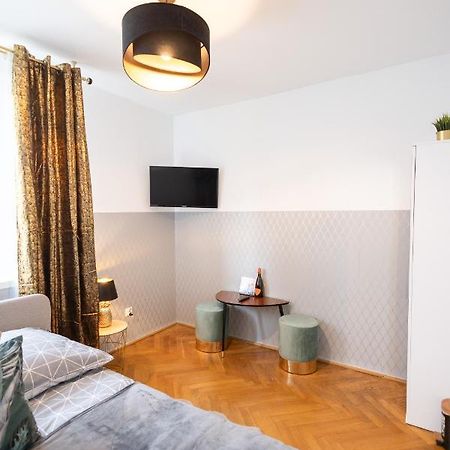 Clicktheflat Stawki Apart Rooms Warsawa Bagian luar foto