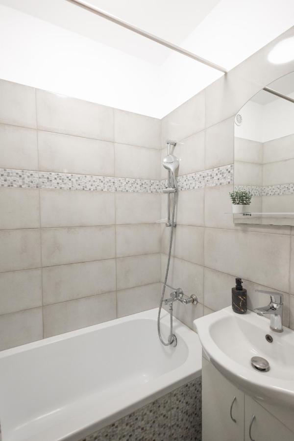 Clicktheflat Stawki Apart Rooms Warsawa Bagian luar foto