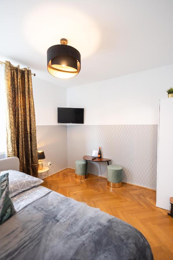 Clicktheflat Stawki Apart Rooms Warsawa Bagian luar foto